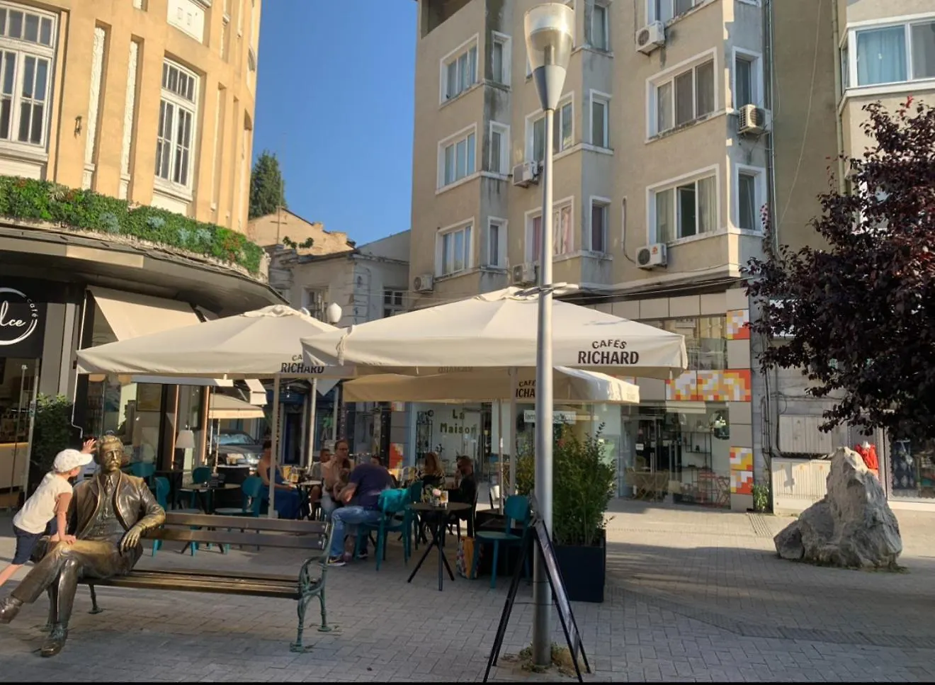 Apparent On The Main Street Apartment Varna